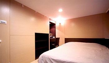 Lucky Apartment-Ximen Tajpej Buitenkant foto